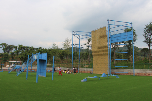 拓展基地建設