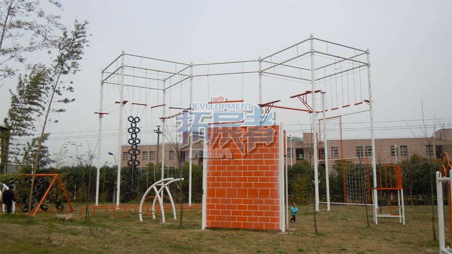 建培承建的拓展器械訓練基地