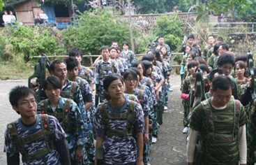 向著拓展設備訓練地點出發